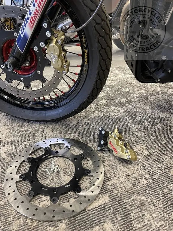 KIT FREINAGE 4 PISTONS BREMBO POUR TRIUMPH Bonneville et Scrambler jusque 2015 Firstracer