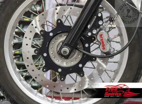 KIT FREINAGE AVANT 4 PISTONS POUR TRIUMPH THRUXTON (865 CC) Firstracer