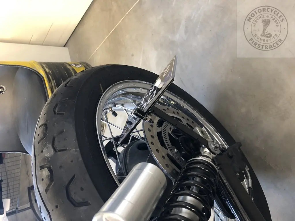 Porte plaque latéral + éclairage de plaque Triumph Firstracer