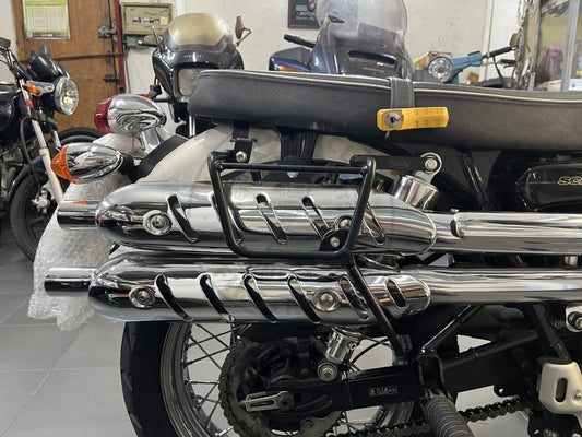 Supports de sacoches noir satiné Poderosa – Triumph Scrambler 900 (jusqu’à 2015) – Gauche + Droite Firstracer