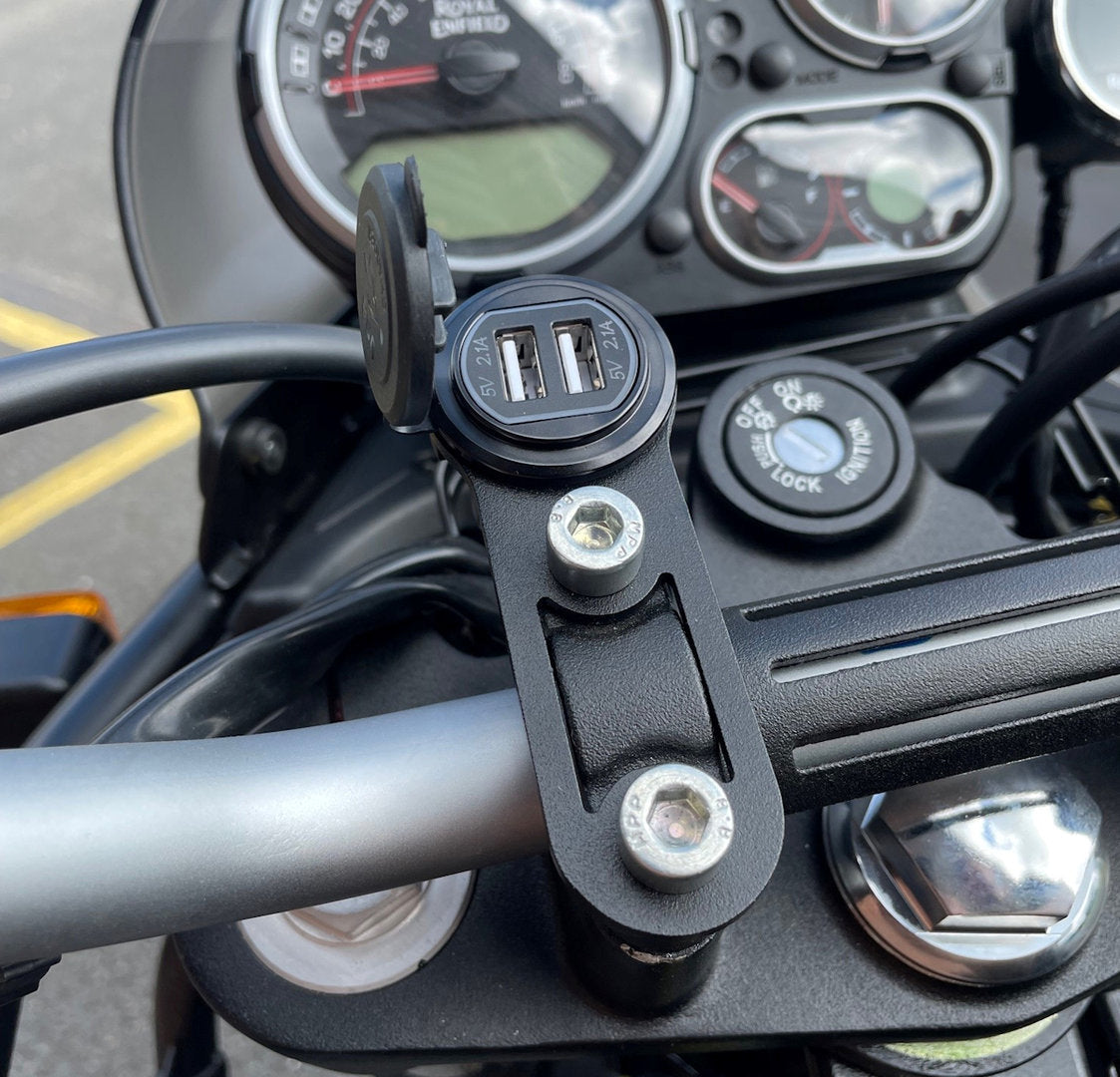 KIT PRISES USB 12V AVEC SUPPORT AU GUIDON POUR ROYAL ENFIELD HIMALAYAN