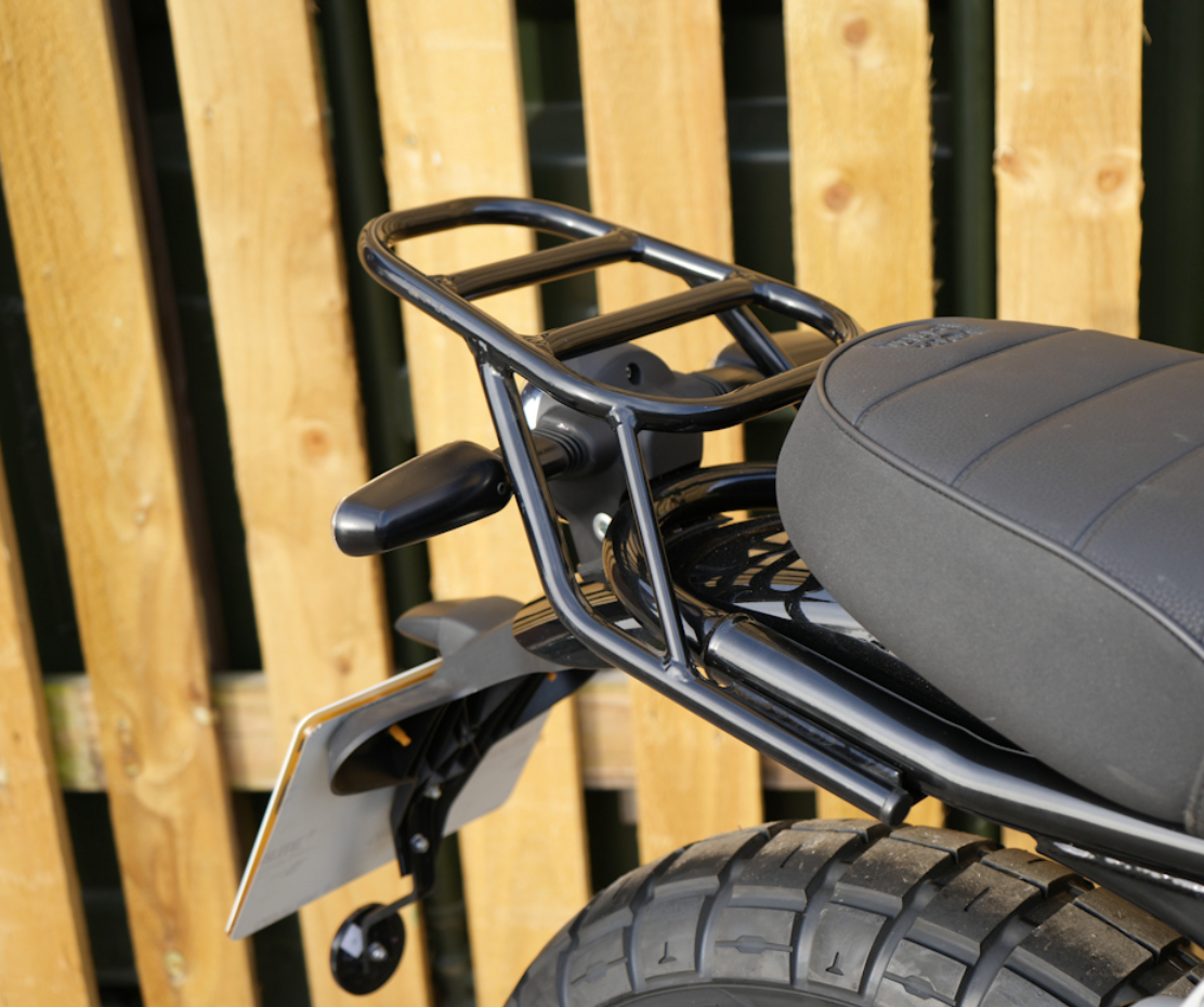 PORTE-PAQUET ARRIÈRE NOIR – BEAR 650