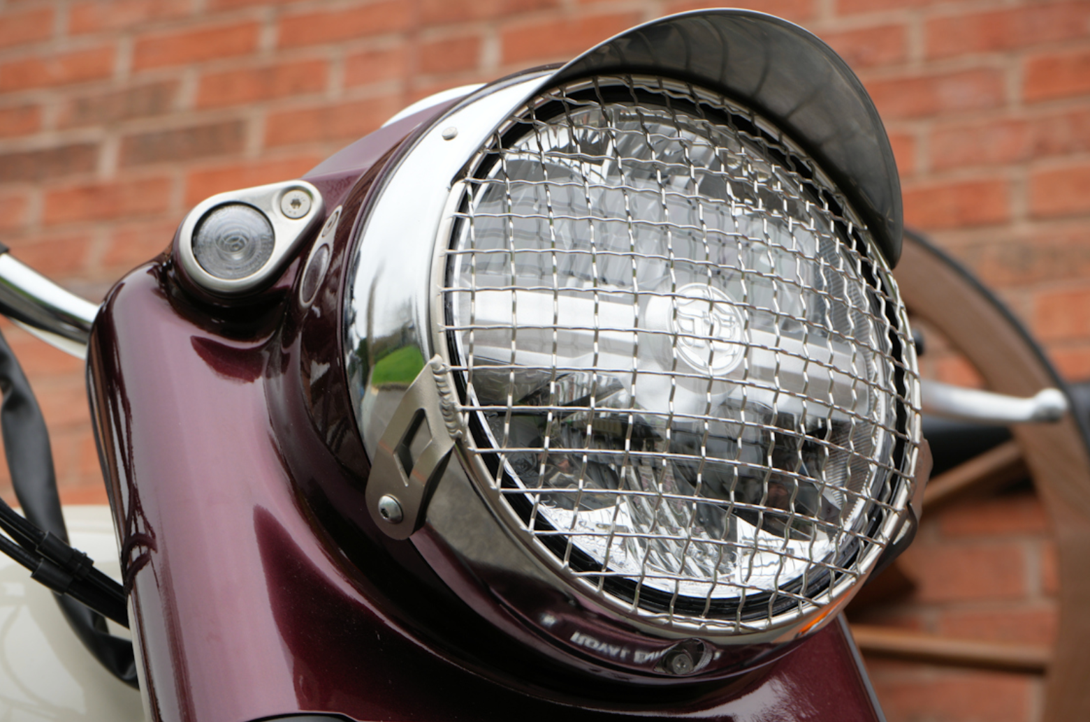 Grille de phare inox – Royal Enfield Classic 650 Firstracer