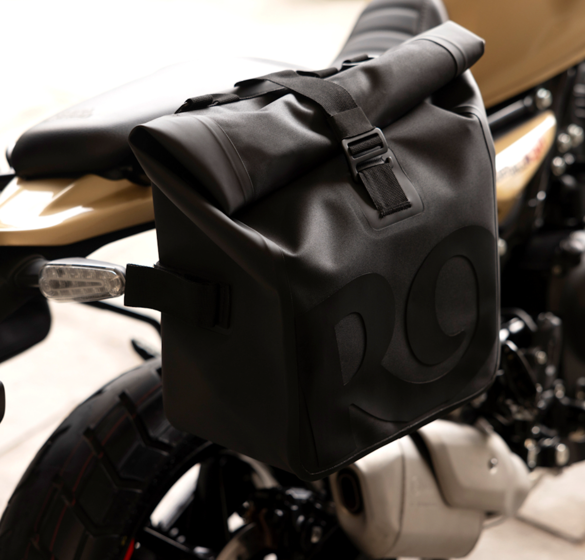 Sacoches latérales souples étanches Royal Enfield (13 L) Firstracer