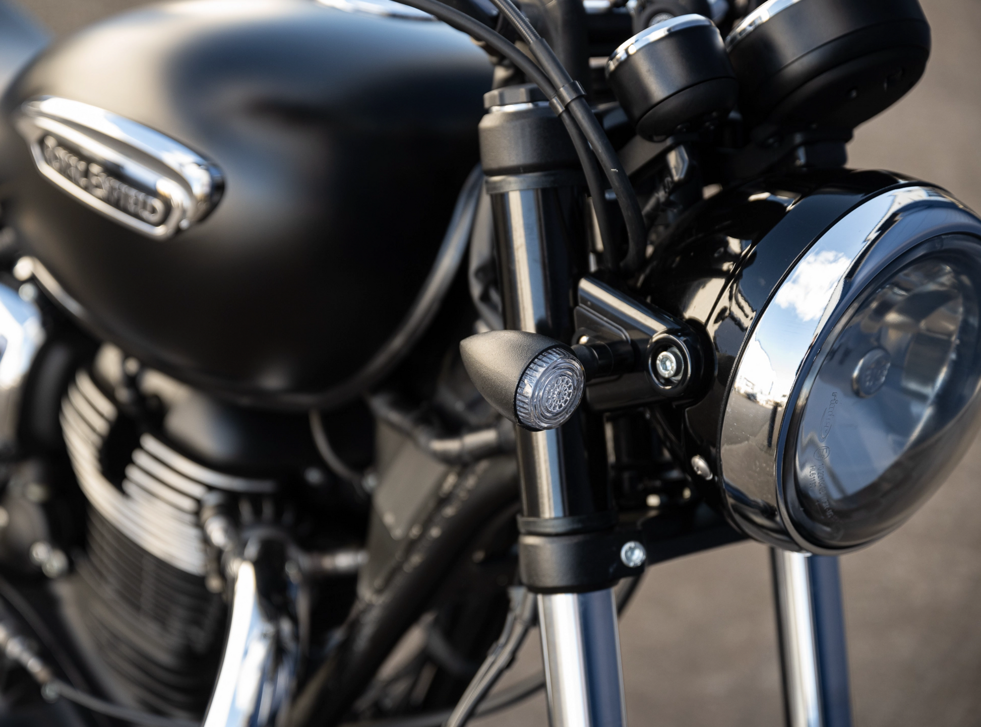 Kit complet d’éclairage LED et support de plaque court TEC – Royal Enfield Meteor 350 Firstracer