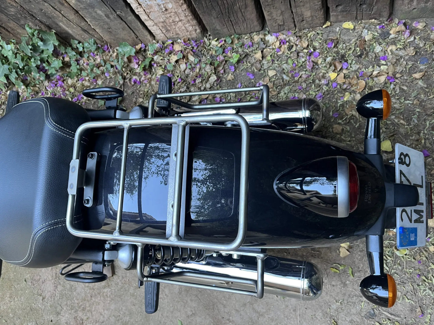 Platine porte-bagage noir satiné Poderosa – Royal Enfield Super Meteor 650 Firstracer