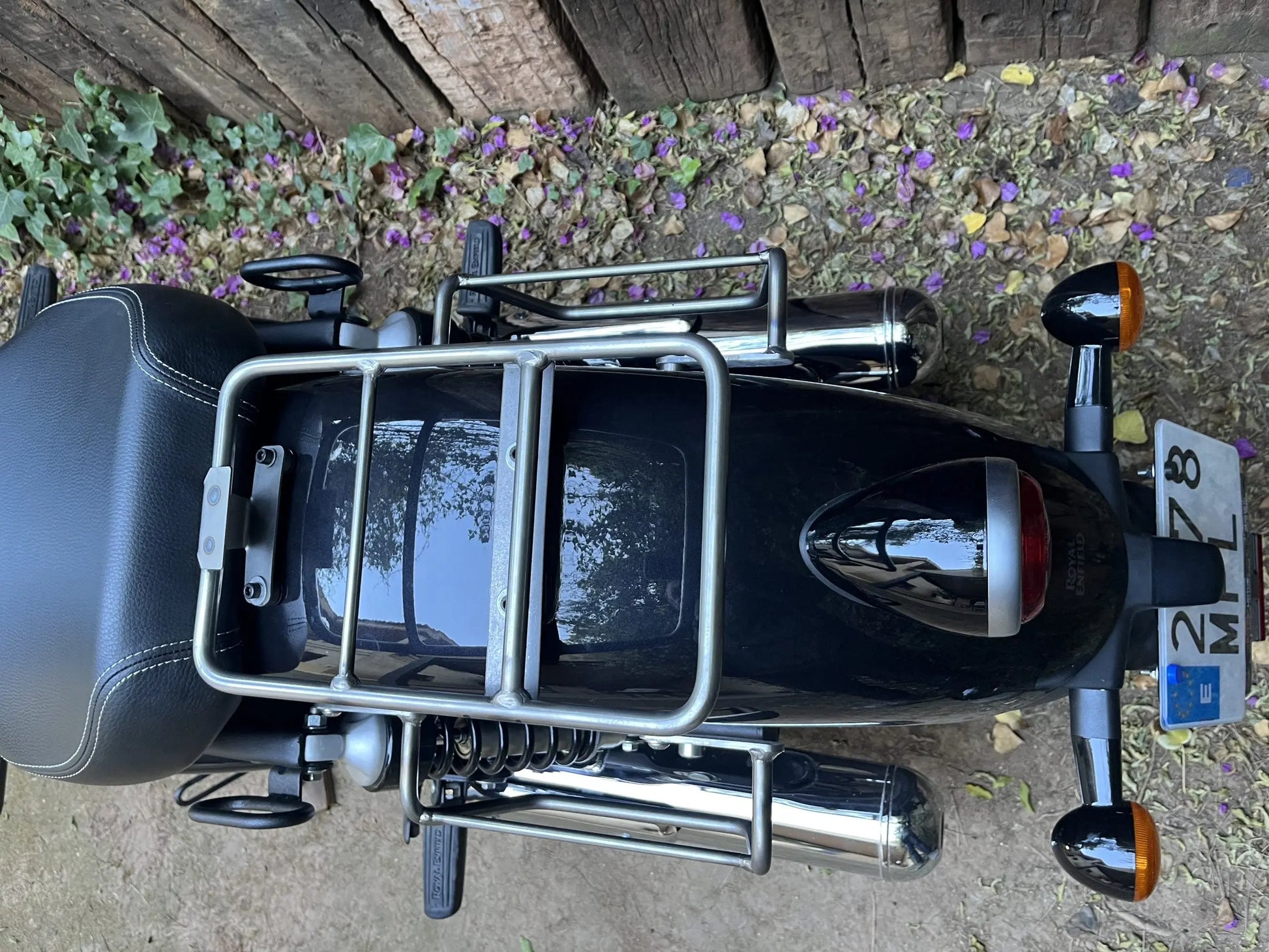 Platine porte-bagage noir satiné Poderosa – Royal Enfield Super Meteor 650 Firstracer