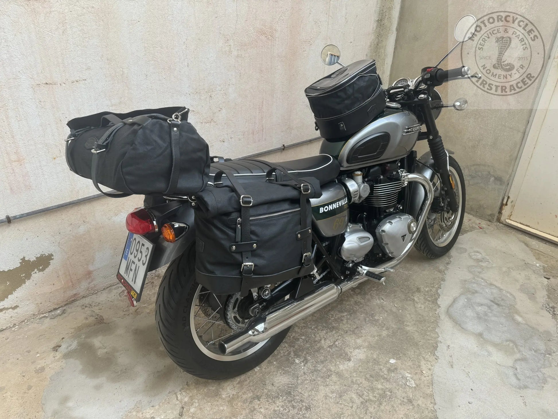 Porte-bagage noir satiné Poderosa – Triumph Bonneville / T100 / T120 Firstracer