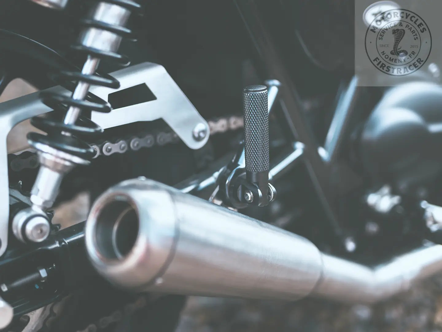 Repose-pieds passager aluminium OU noir Royal Enfield 650 twins Firstracer