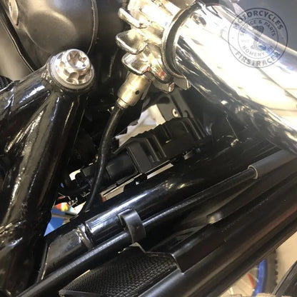 Support de régulateur Triumph T120 / T100 / Street Twin Firstracer (2016+) Firstracer