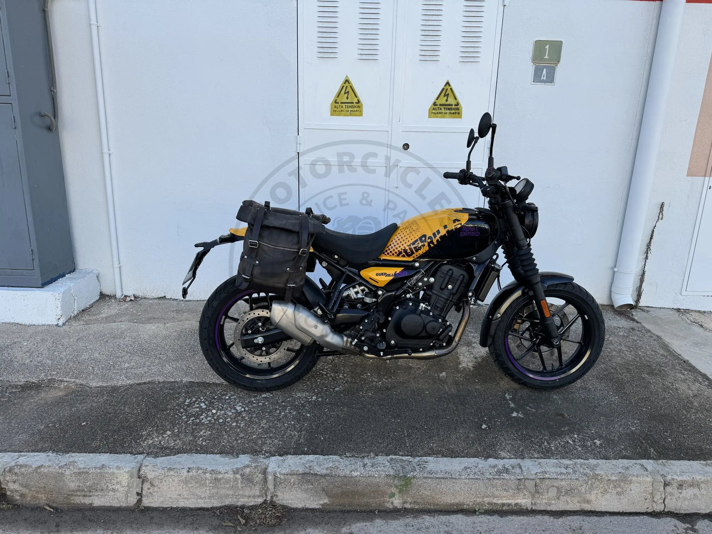 Support de sacoche Royal Enfield Guerrilla 450 – Noir satiné Firstracer