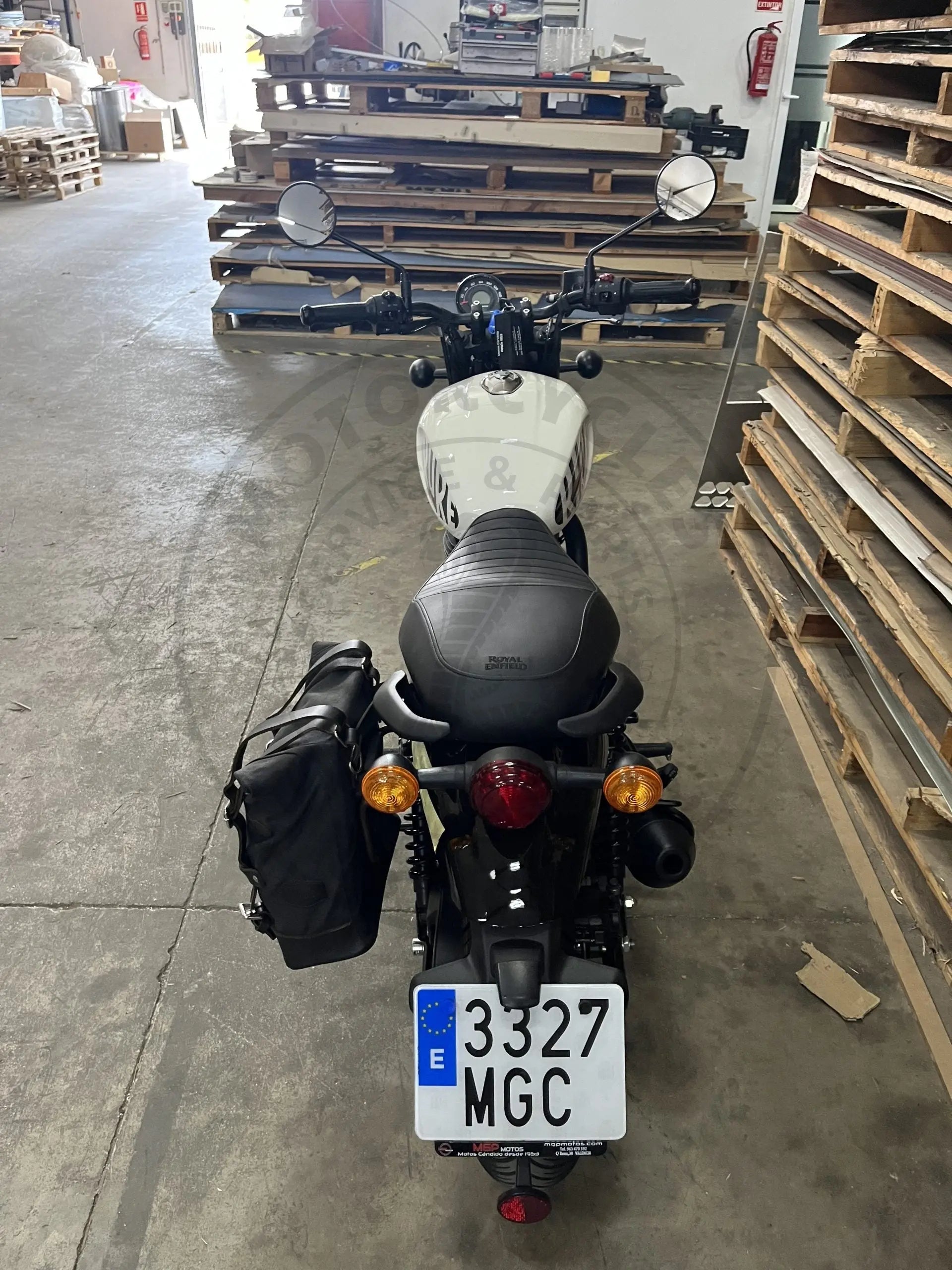 Support de sacoche gauche noir satiné Poderosa – Royal Enfield Hunter 350 Firstracer