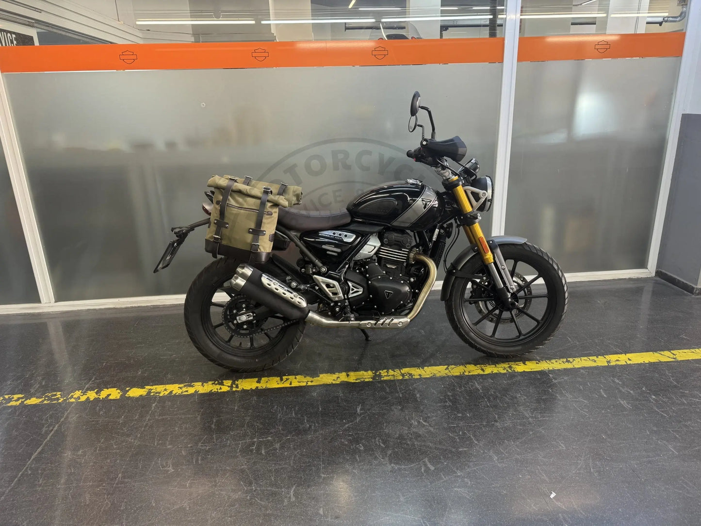 Support de sacoches Satin Black Poderosa – Triumph Scrambler 400X / Speed 400 (gauche + droite) Firstracer