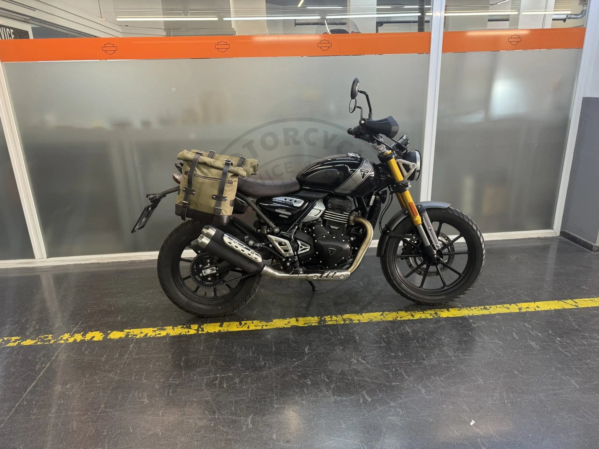 Support de sacoches Satin Black Poderosa – Triumph Scrambler 400X / Speed 400 (gauche + droite) Firstracer
