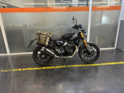 Support de sacoches Satin Black Poderosa – Triumph Scrambler 400X / Speed 400 (gauche + droite) Firstracer