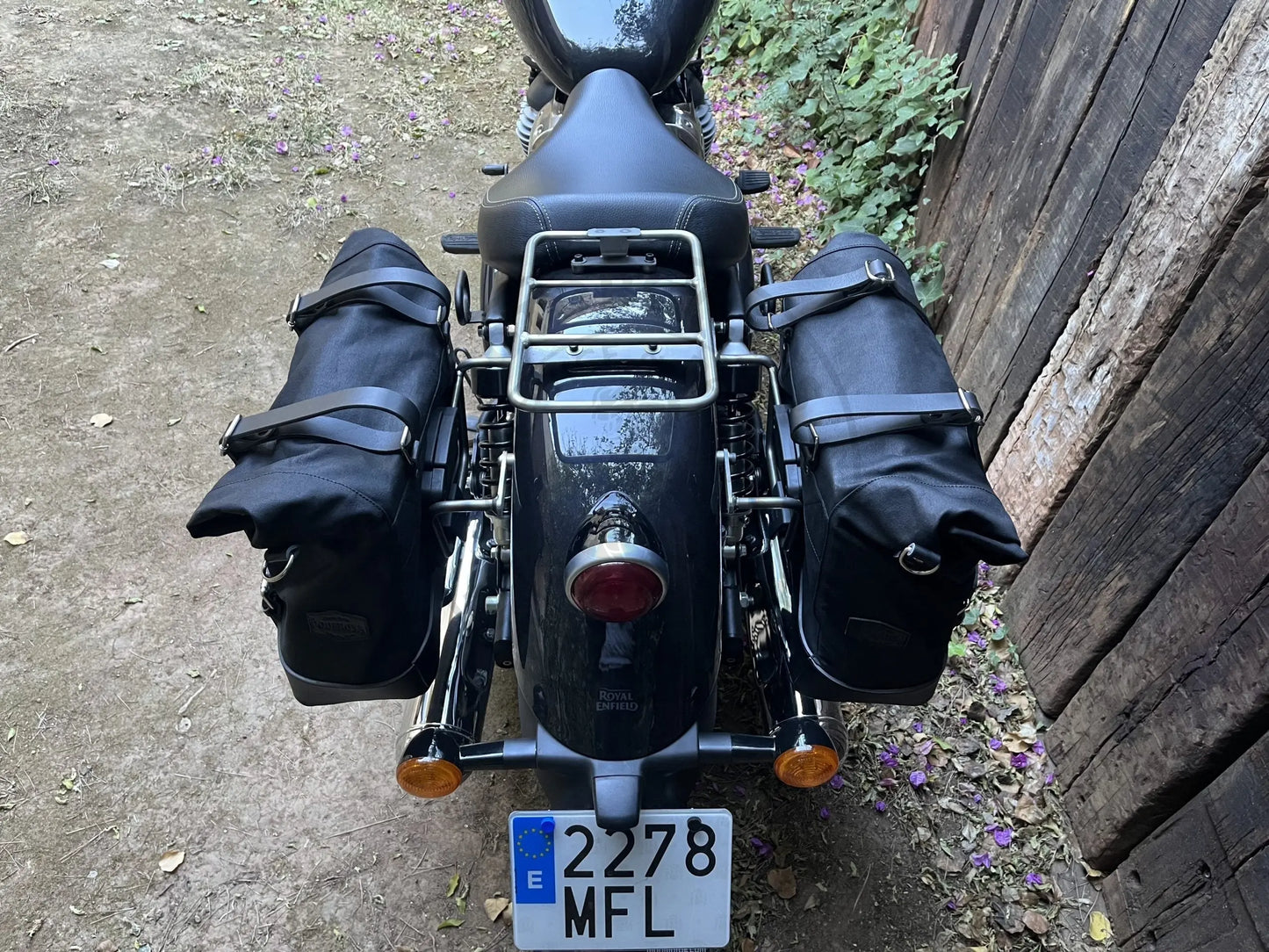 Support de sacoches noir satiné Poderosa – Royal Enfield Super Meteor 650 Firstracer
