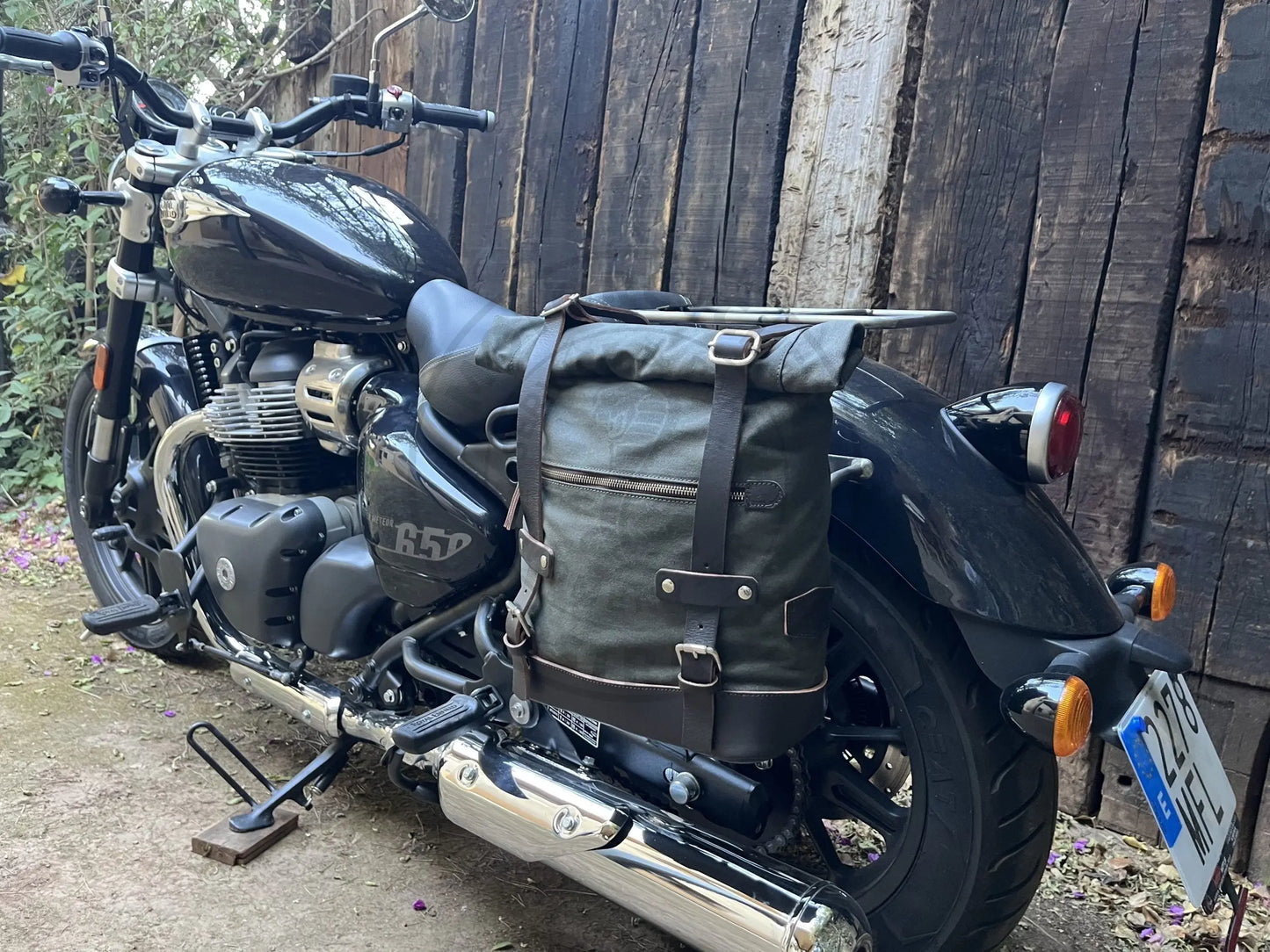Support de sacoches noir satiné Poderosa – Royal Enfield Super Meteor 650 Firstracer