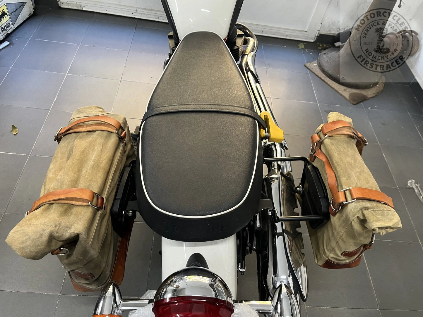 Supports de sacoches noir satiné Poderosa – Triumph Scrambler 900 (jusqu’à 2015) – Gauche + Droite Firstracer