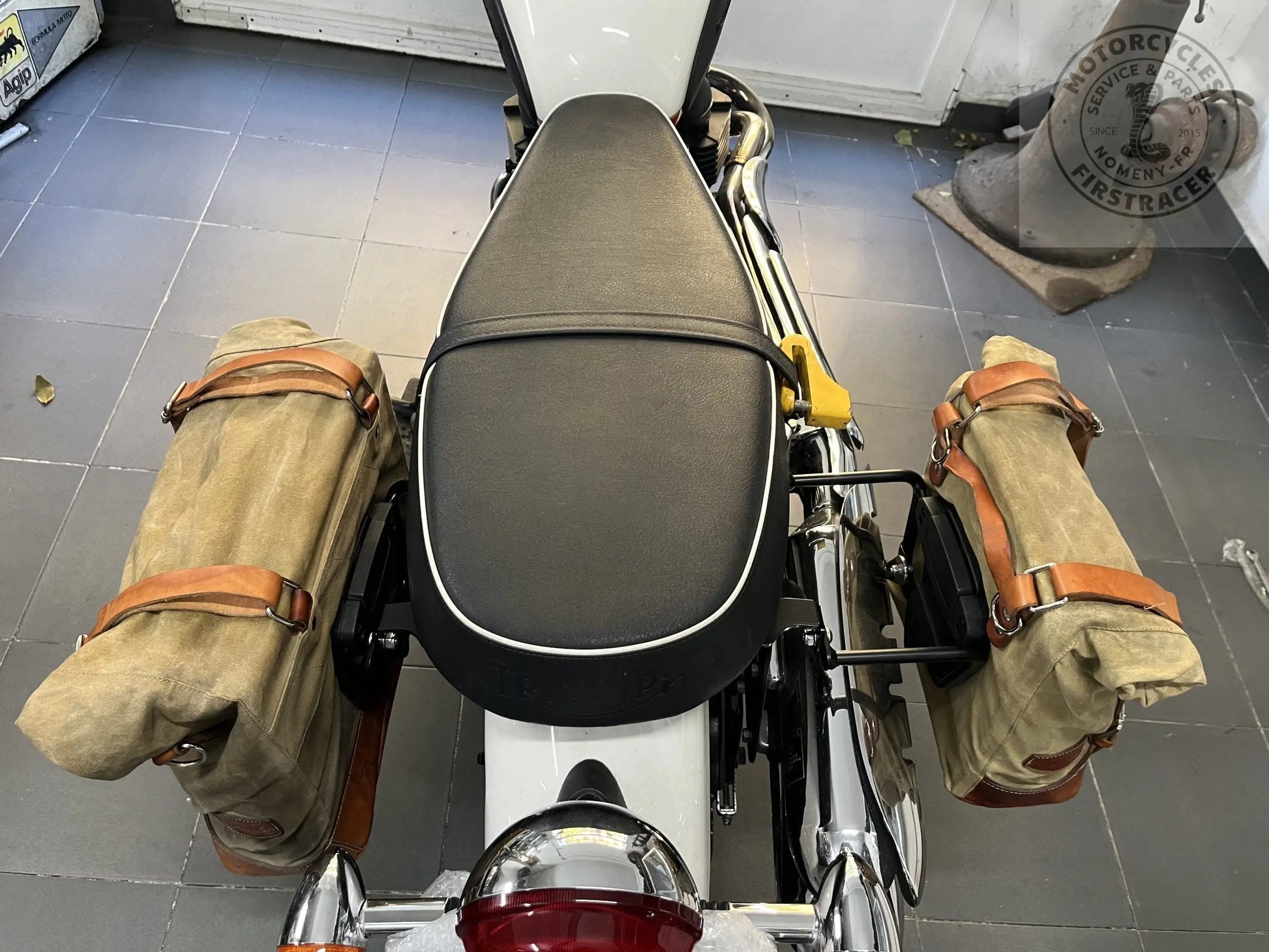 Supports de sacoches noir satiné Poderosa – Triumph Scrambler 900 (jusqu’à 2015) – Gauche + Droite Firstracer