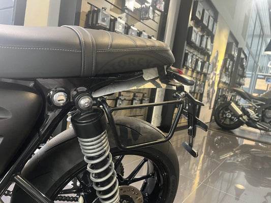 Supports de sacoches noir satiné Poderosa – Triumph Speed Twin 1200 / Thruxton 1200 (gauche + droite) Firstracer