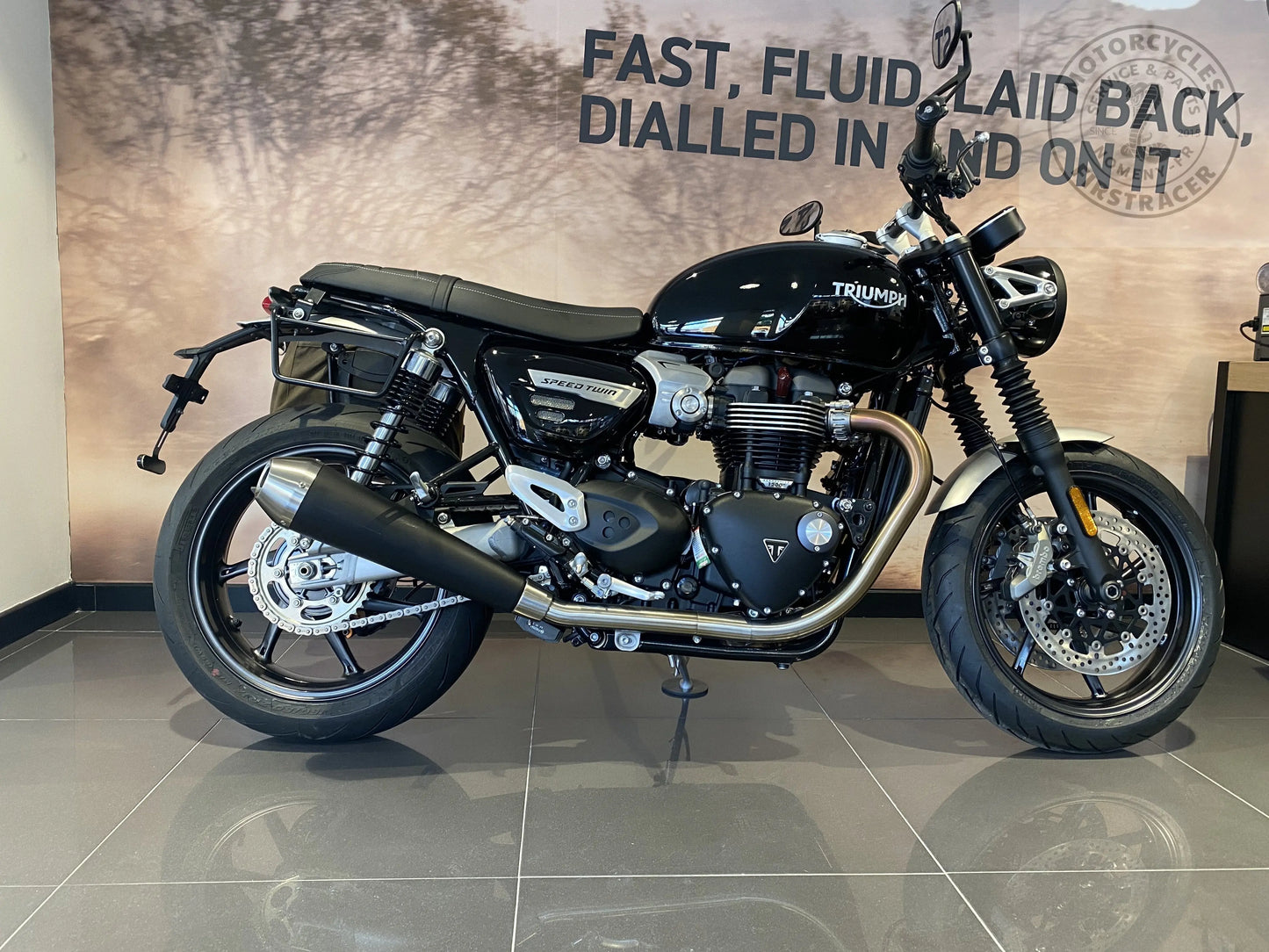 Supports de sacoches noir satiné Poderosa – Triumph Speed Twin 1200 / Thruxton 1200 (gauche + droite) Firstracer