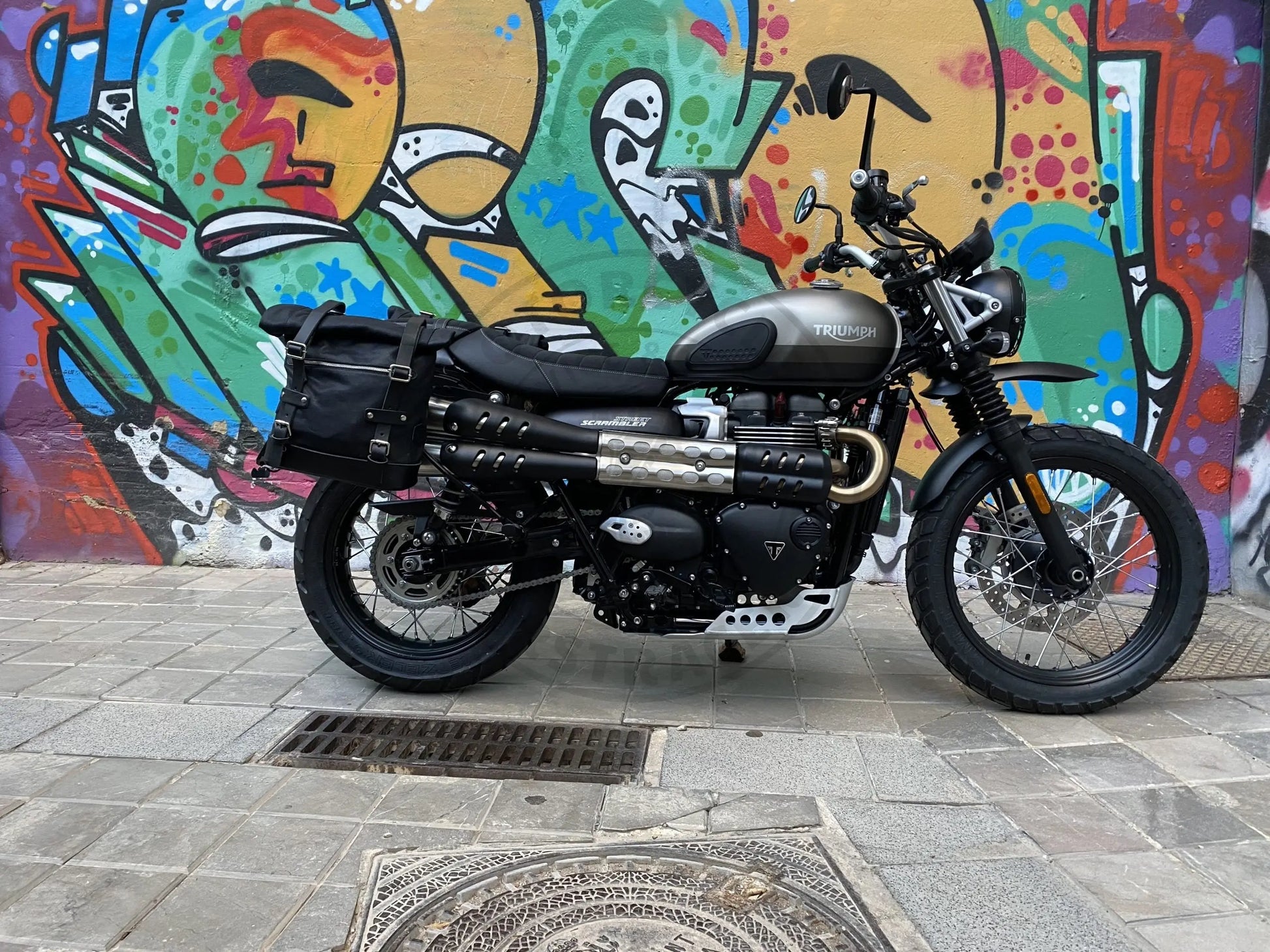 Supports de sacoches noir satiné Poderosa – Triumph Street Scrambler 900 / Scrambler 900 (gauche + droite) Firstracer