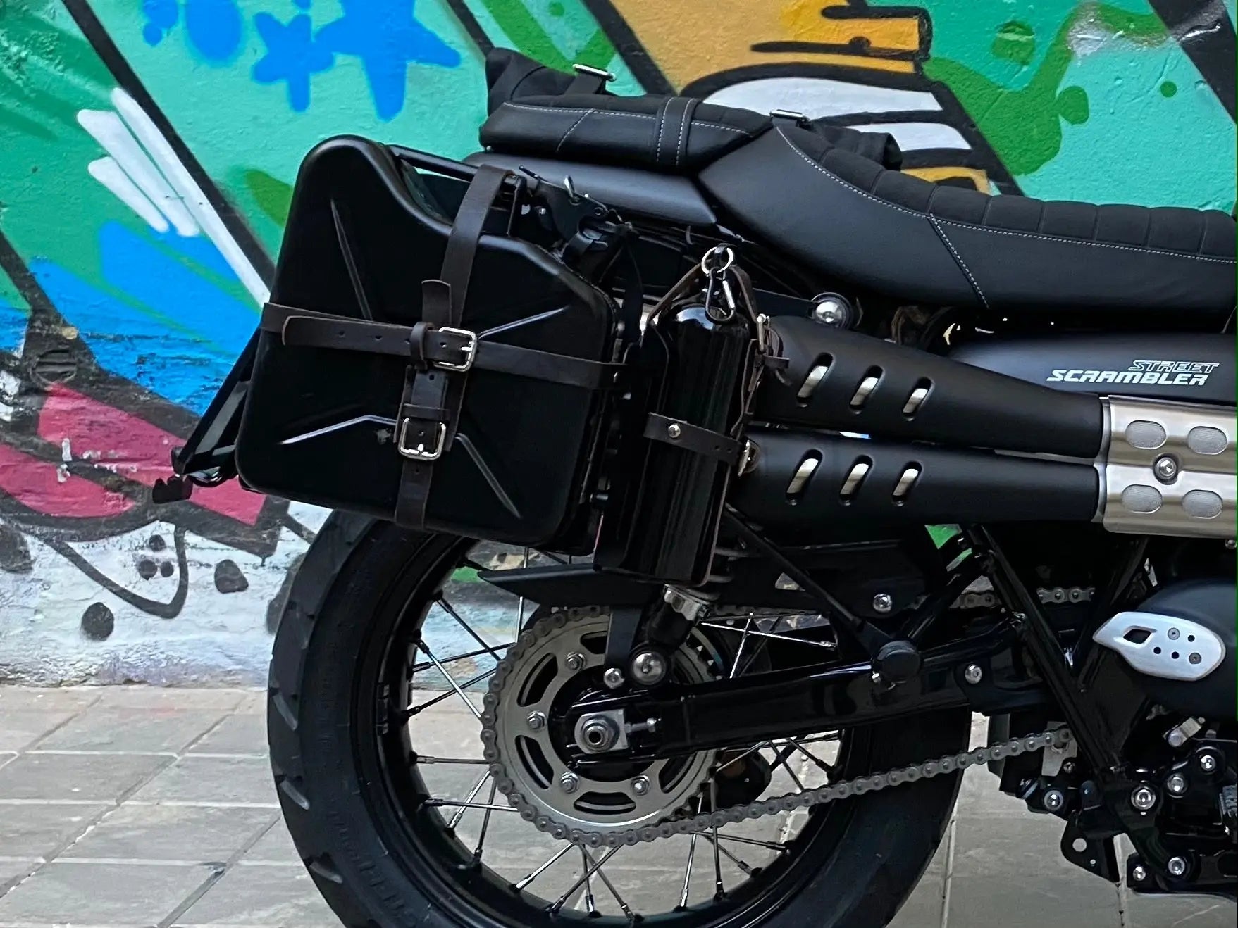 Supports de sacoches noir satiné Poderosa – Triumph Street Scrambler 900 / Scrambler 900 (gauche + droite) Firstracer