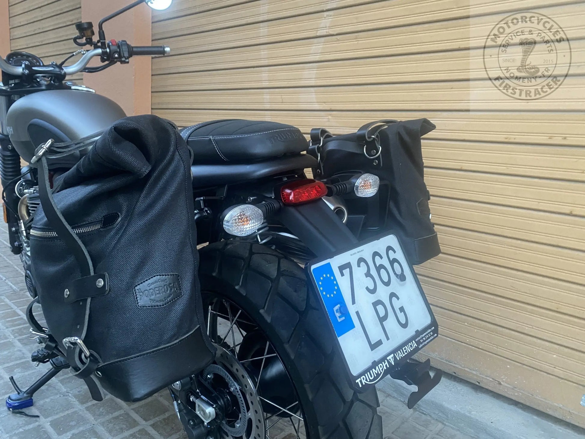 Supports de sacoches noir satiné Poderosa – Triumph Street Scrambler 900 / Scrambler 900 (gauche + droite) Firstracer