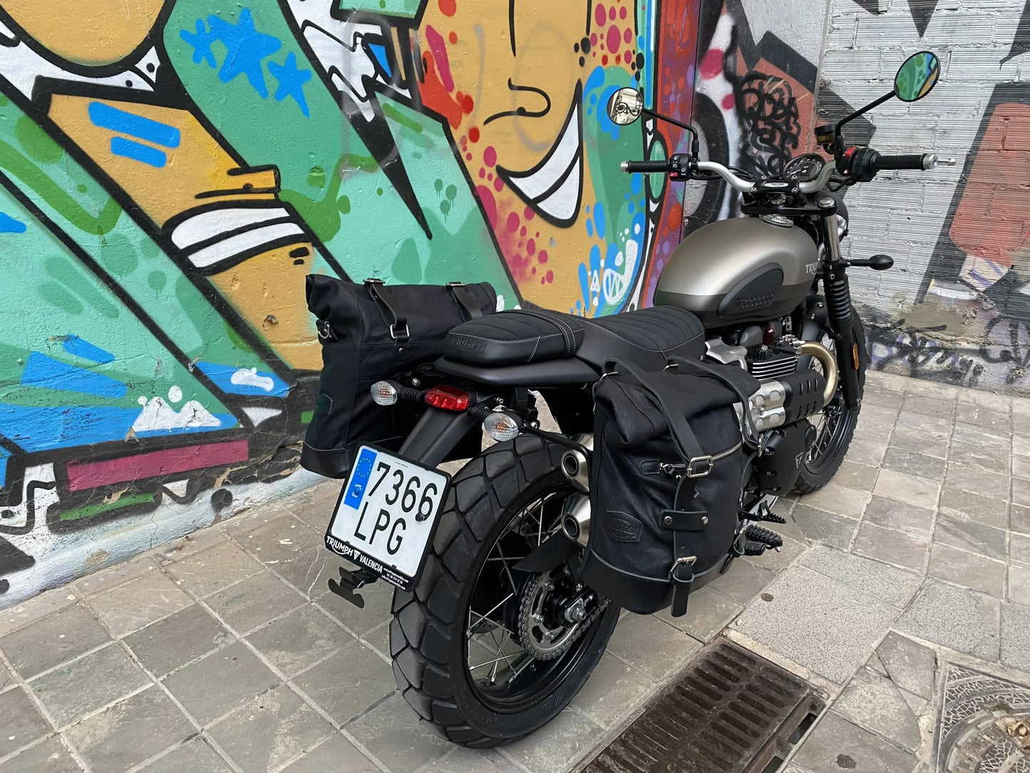 Supports de sacoches noir satiné Poderosa – Triumph Street Scrambler 900 / Scrambler 900 (gauche + droite) Firstracer